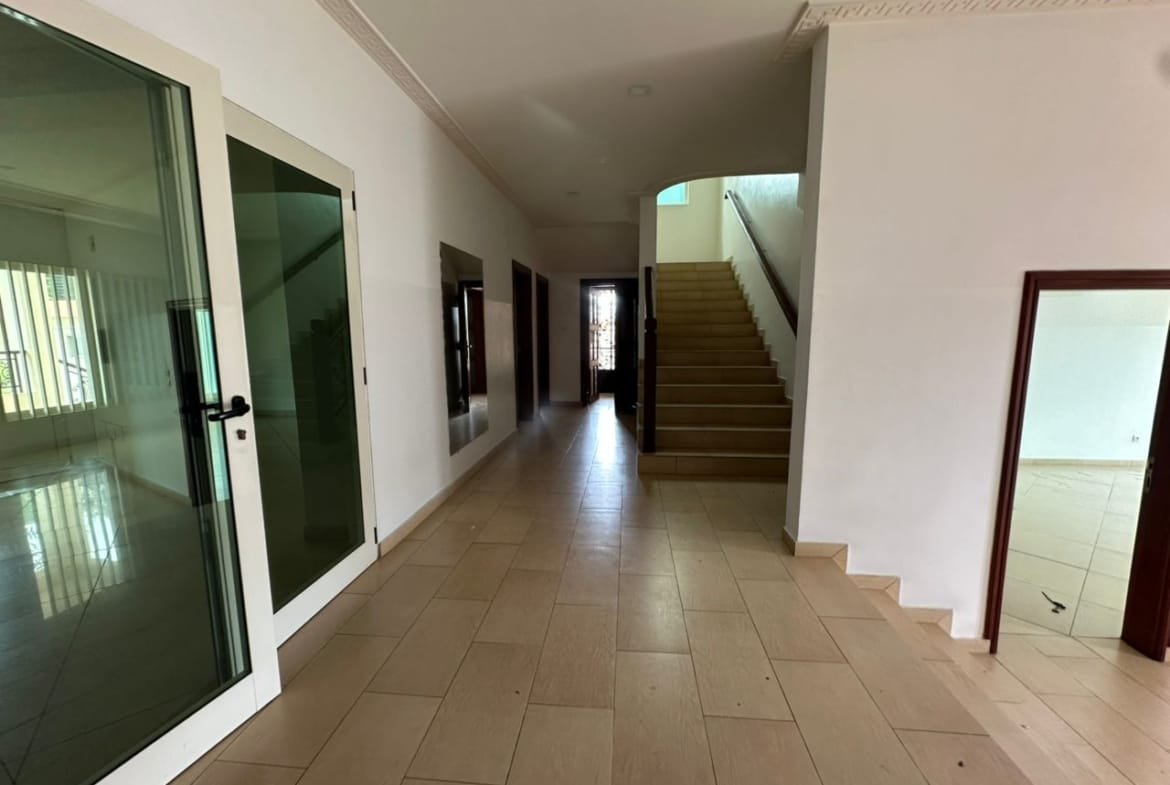 Villa de luxe à louer à Haie Vive_11