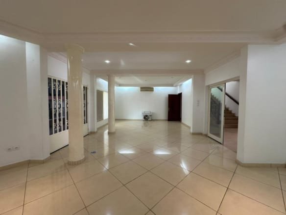 Villa de luxe à louer à Haie Vive_5