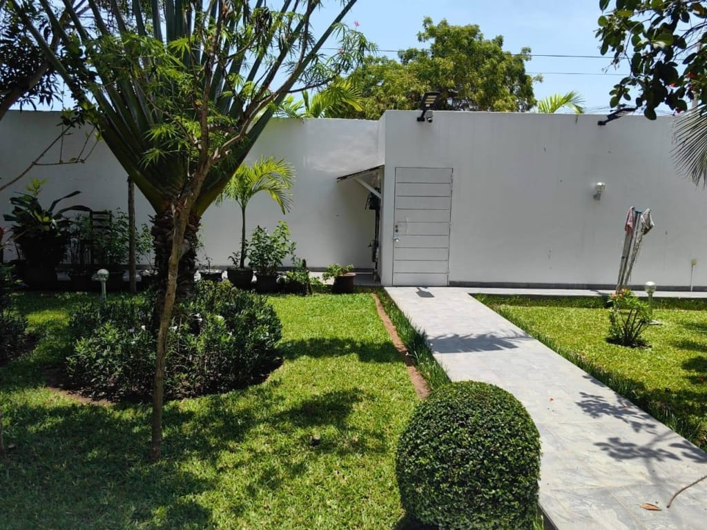 Villa duplex 4 chambres non-meublée à louer à Fidjrossè