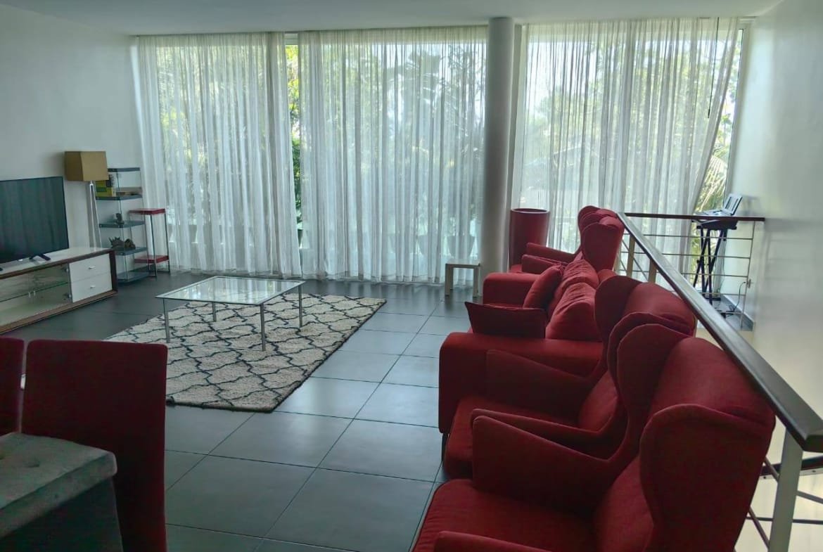 Villa duplex 4 chambres non-meublée à louer à Fidjrossè_4