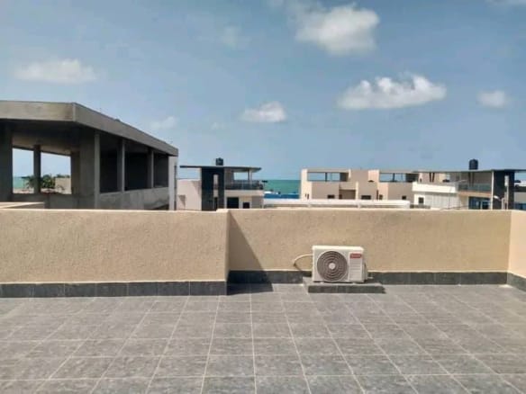 Villa duplex avec piscine à louer à Fidjrossè Plage