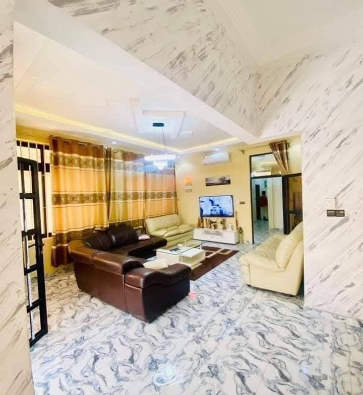 Villa meublée 3 chambres à louer à Fidjrossè Plage_15