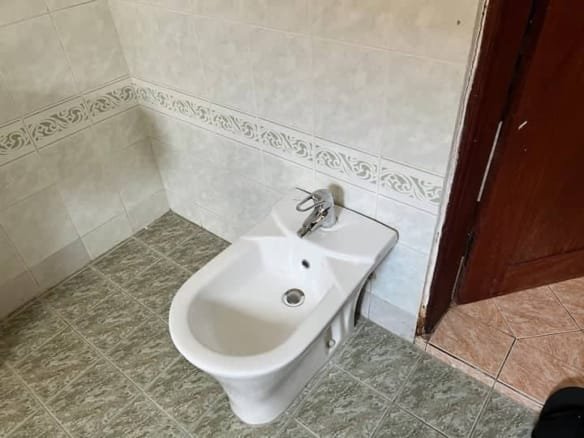 Villa meublée 3 chambres avec piscine et jardin à louer à Fidjrossè_12