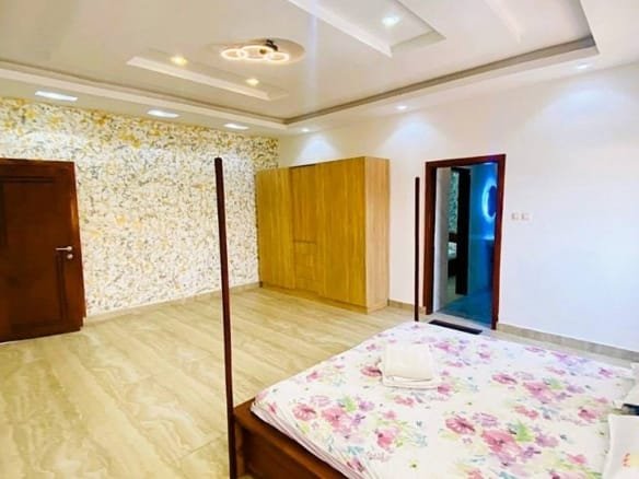Villa meublée 5 ch avec piscine à louer à Fidjrossè Plage_4