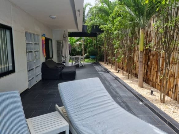 Villa non meublée avec jardin et piscine à louer à Haie Vive_13