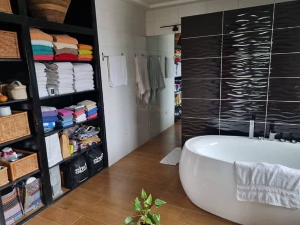 Villa non meublée avec jardin et piscine à louer à Haie Vive_9