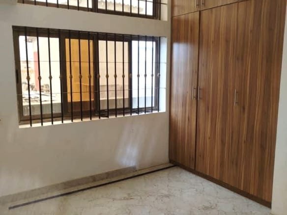 Appartement F4 avec entrée personnelle à louer à Fidjrossè_5