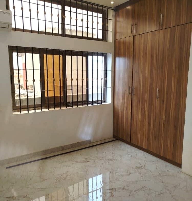 Appartement F4 avec entrée personnelle à louer à Fidjrossè_5