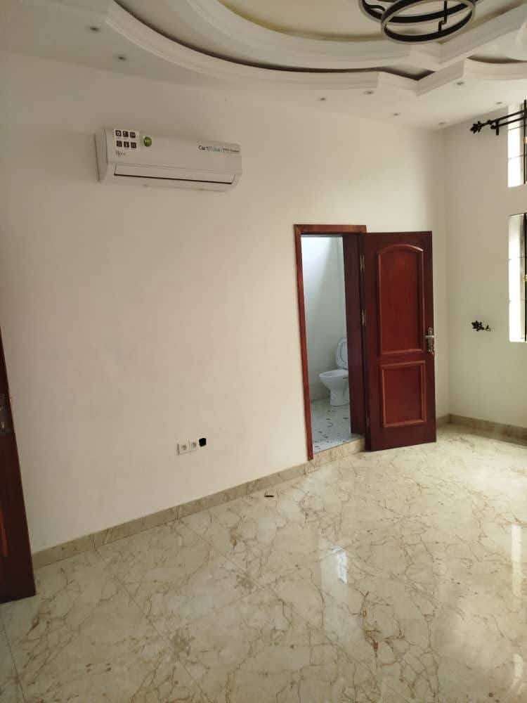 Appartement F4 avec entrée personnelle à louer à Fidjrossè_6