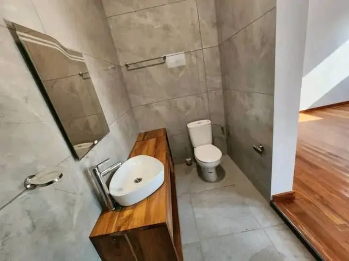Appartement entrée personnelle à louer à Fidjrossè_11