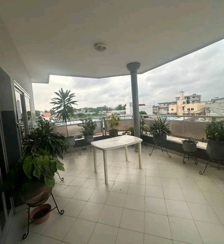 Appartement meublé avec terrasses à louer à Houéyiho, Cotonou - BENIN-IMMO