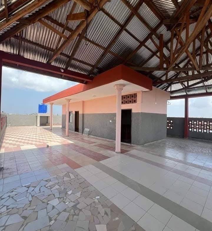Duplex 4 chambres, 1 Studio, Vue Mer à louer à Fidjrossè - BENIN-IMMO