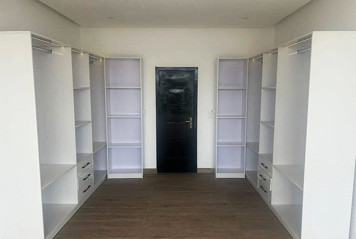 Villa 4 Chambres avec piscine à louer à Quartier JAK Cotonou - BENIN-IMMO