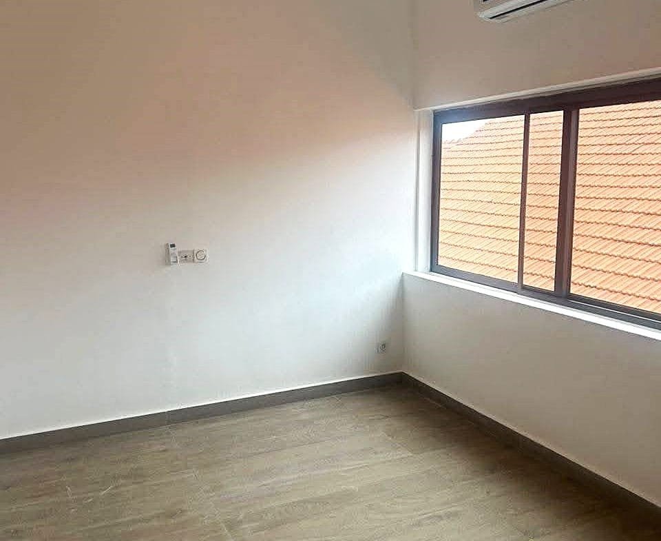 Villa 4 Chambres avec piscine à louer à Quartier JAK Cotonou - BENIN-IMMO