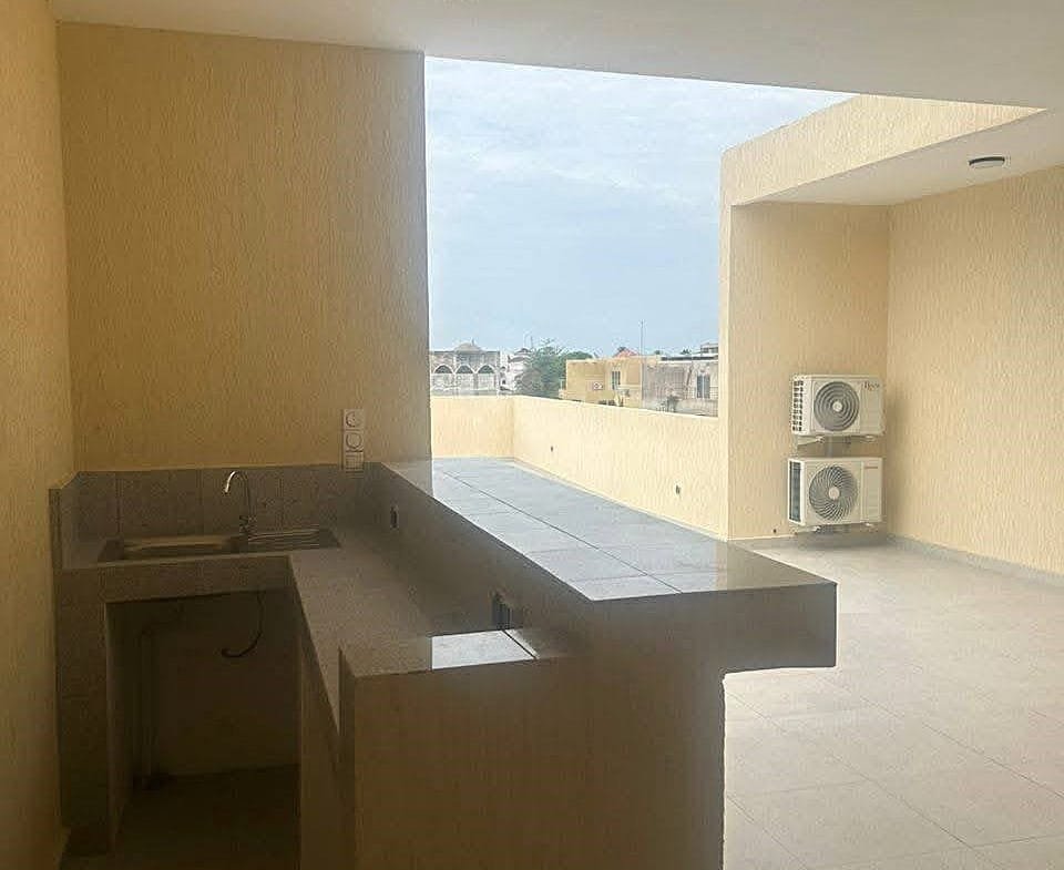Villa 4 Chambres avec piscine à louer à Quartier JAK Cotonou - BENIN-IMMO