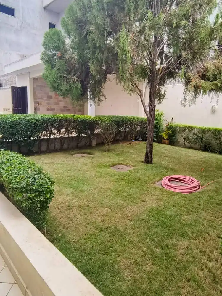 Villa 6 Chambres à louer à Haie Vive Cotonou
