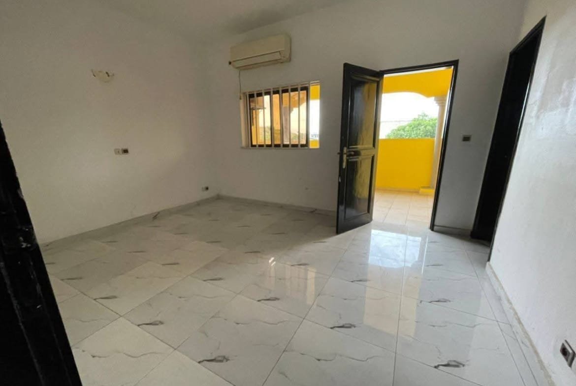Villa R+1 à vendre à Cocotomey_4