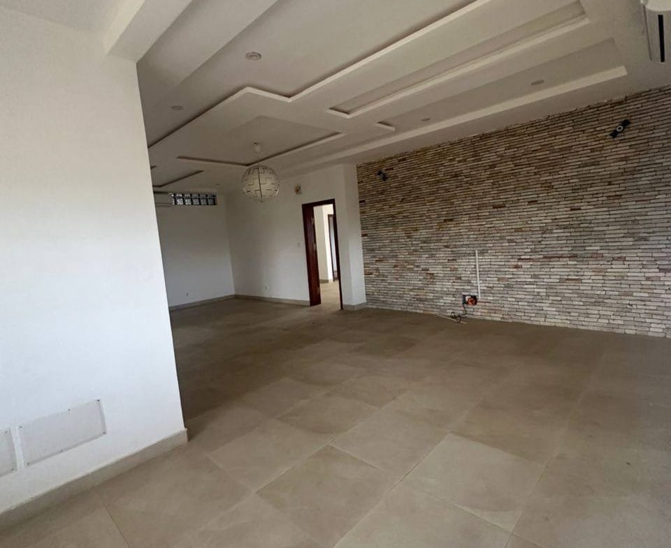 Villa avec piscine et vue mer à louer à Fidjrossè Togbin Plage - BENIN-IMMO