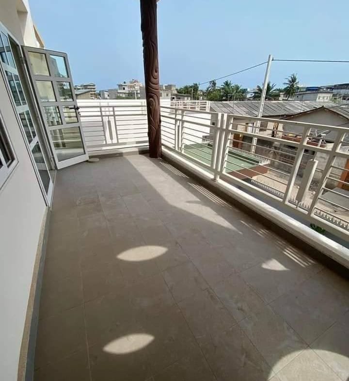 Villa duplex meublée de 6 chambres à vendre à Agla – Filao - BENIN-IMMO