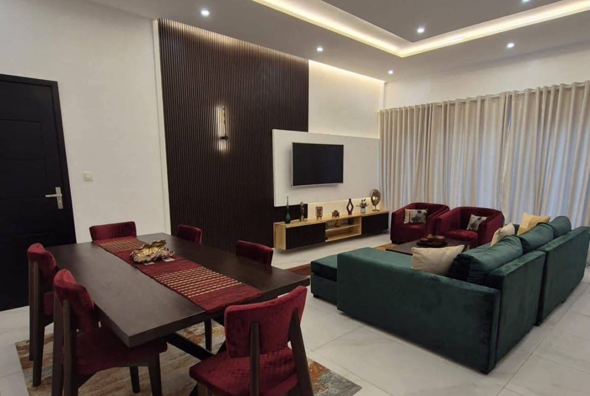Villa meublée à louer avec piscine et jardin à Quartier Jak Cotonou - BENIN-IMMO