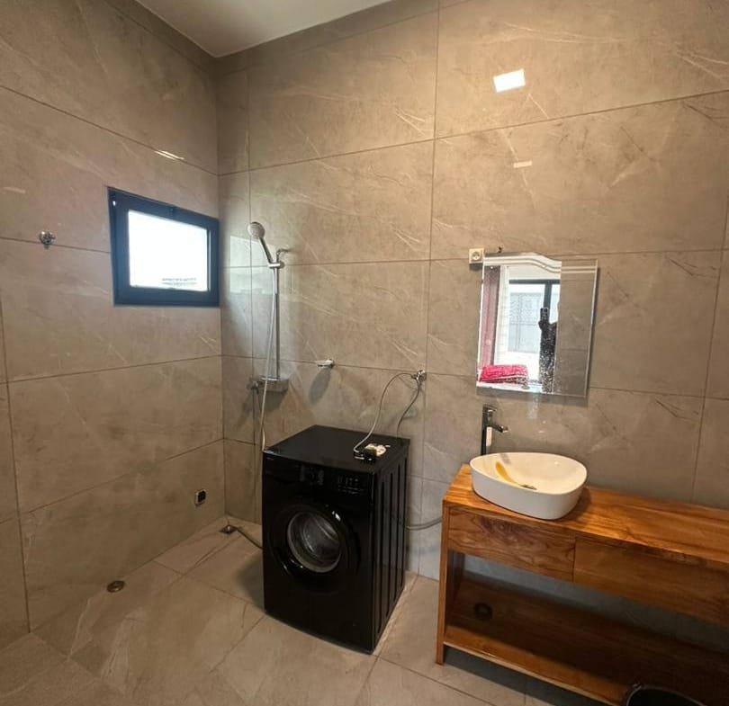 Villa moderne 4 chambres avec jardin à louer à Fidjrossè Plage - BENIN-IMMO