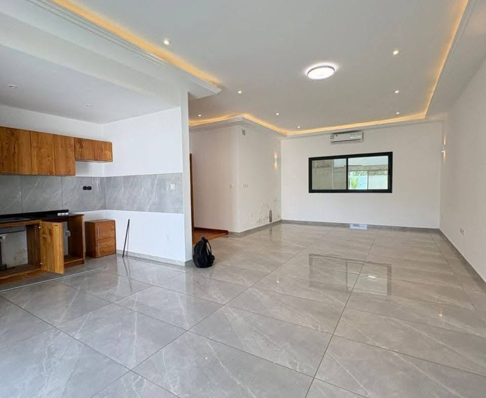 Villa moderne 4 chambres avec jardin à louer à Fidjrossè Plage - BENIN-IMMO