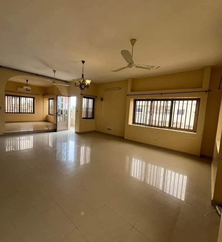 Appartement 2 chambres salon à louer à Fidjrossè Plage – Station JNP - BENIN-IMMO