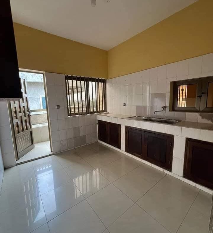 Appartement 2 chambres salon à louer à Fidjrossè Plage – Station JNP - BENIN-IMMO