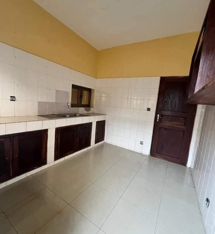 Appartement 2 chambres salon à louer à Fidjrossè Plage – Station JNP - BENIN-IMMO