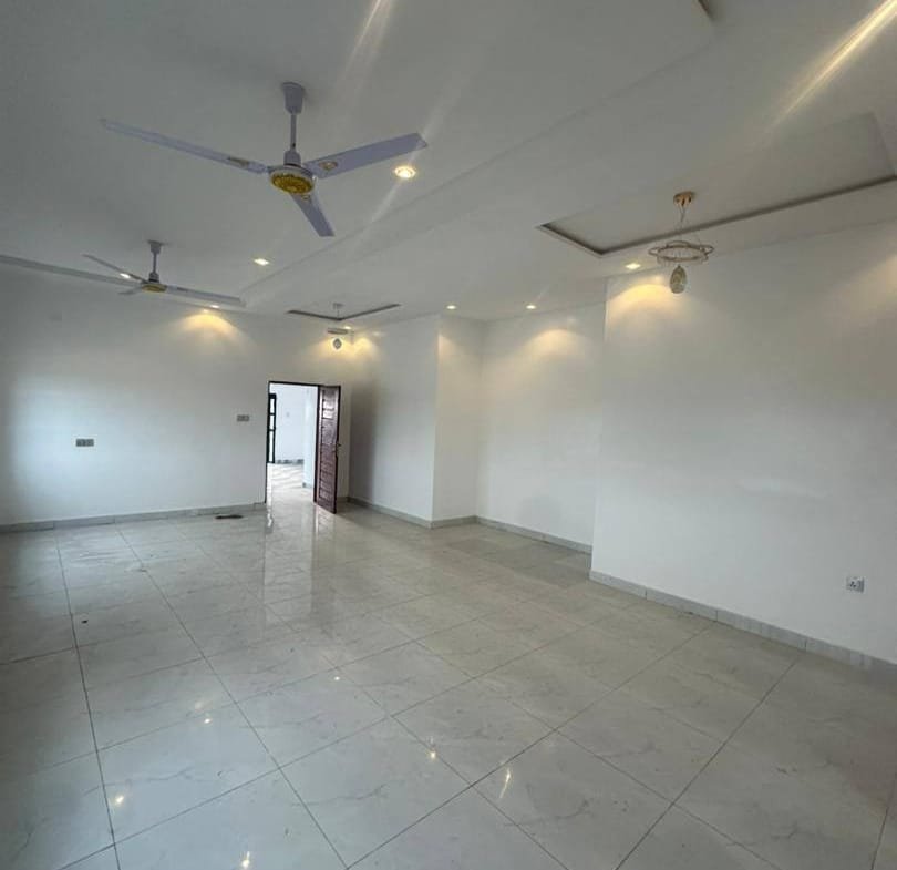 Appartement neuf 4 chambres avec jacuzzi à louer à Fidjrossè – Entrée personnelle - BENIN-IMMO