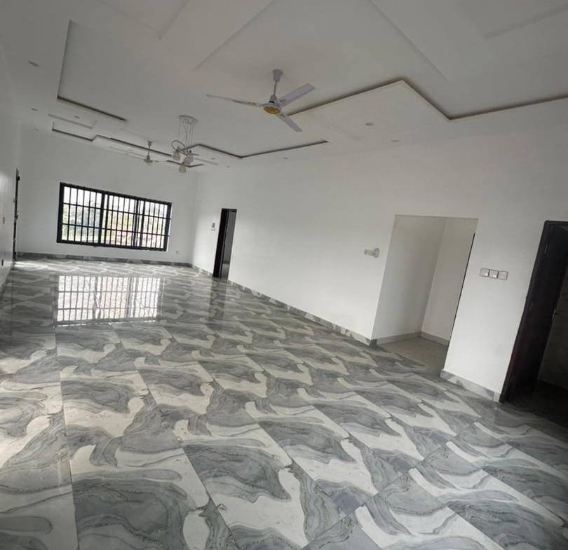 Appartement neuf 4 chambres avec jacuzzi à louer à Fidjrossè – Entrée personnelle - BENIN-IMMO