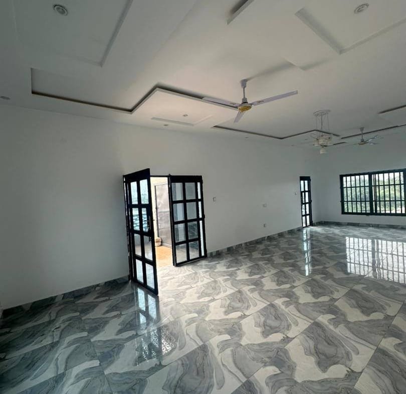 Appartement neuf 4 chambres avec jacuzzi à louer à Fidjrossè – Entrée personnelle - BENIN-IMMO