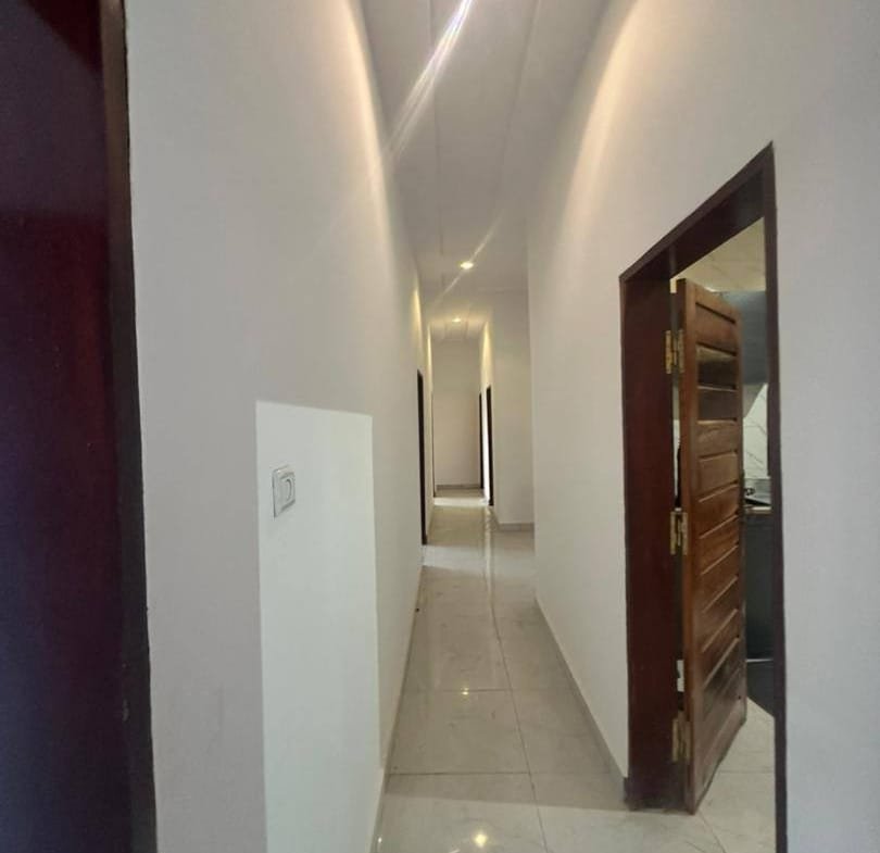 Appartement neuf 4 chambres avec jacuzzi à louer à Fidjrossè – Entrée personnelle - BENIN-IMMO