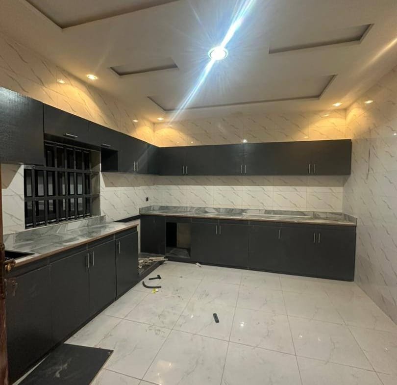 Appartement neuf 4 chambres avec jacuzzi à louer à Fidjrossè – Entrée personnelle - BENIN-IMMO