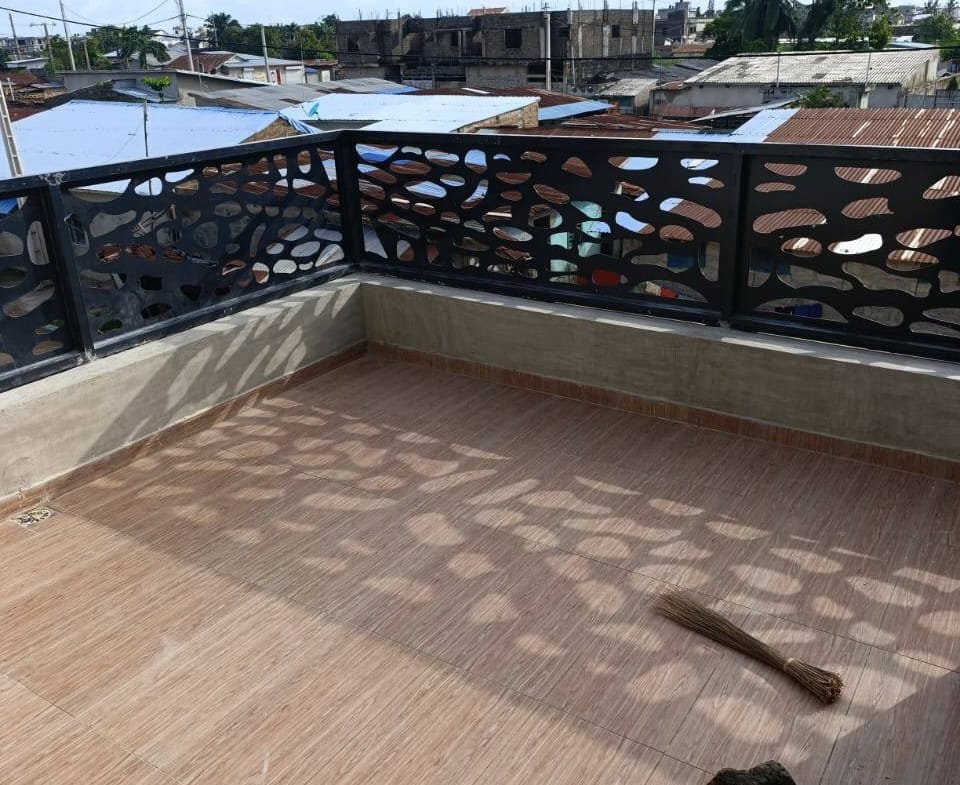 Appartement neuf 4 chambres avec jacuzzi à louer à Fidjrossè – Entrée personnelle - BENIN-IMMO