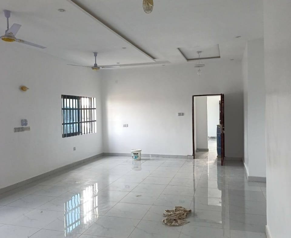 Appartement neuf 4 chambres avec jacuzzi à louer à Fidjrossè – Entrée personnelle - BENIN-IMMO