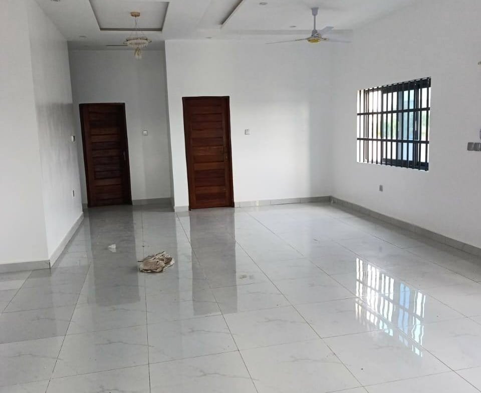 Appartement neuf 4 chambres avec jacuzzi à louer à Fidjrossè – Entrée personnelle - BENIN-IMMO
