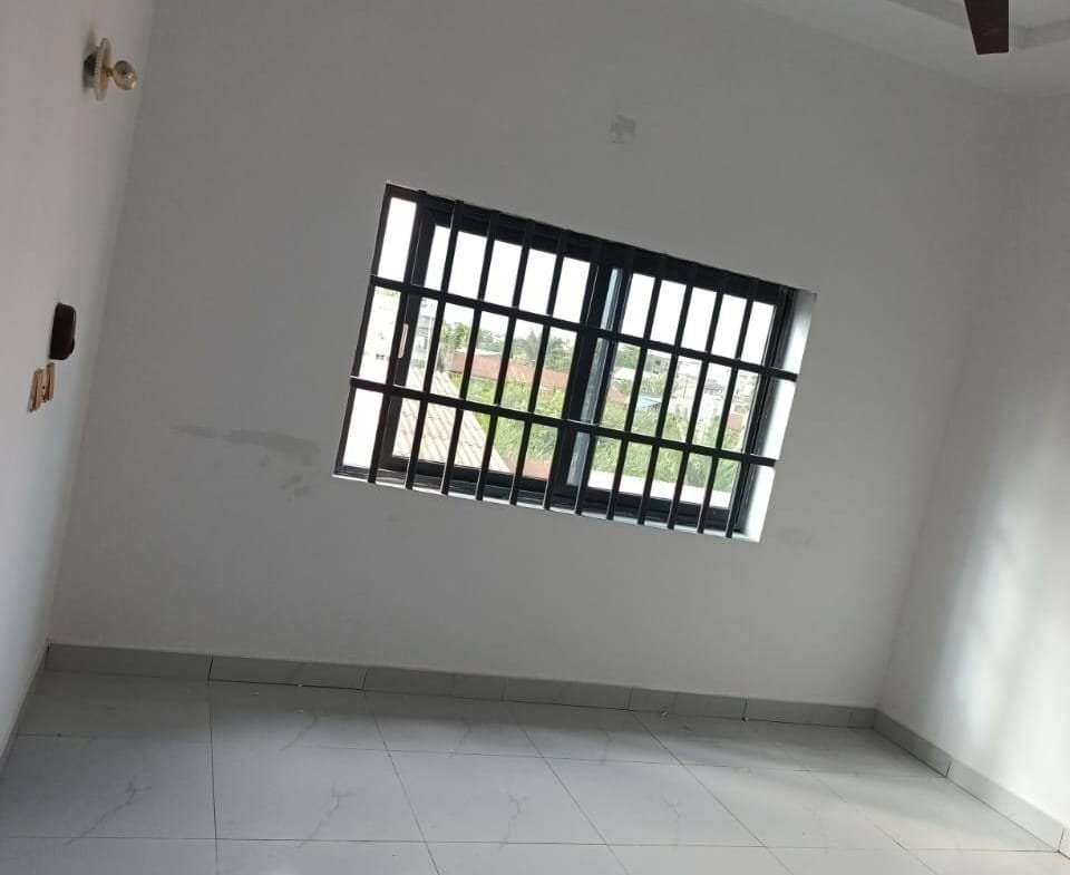 Appartement neuf 4 chambres avec jacuzzi à louer à Fidjrossè – Entrée personnelle - BENIN-IMMO