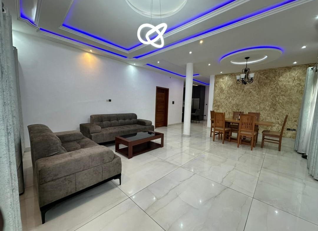 Bel Appartement meublé 3 chambres à louer à Fidjrossè plage - BENIN-IMMO