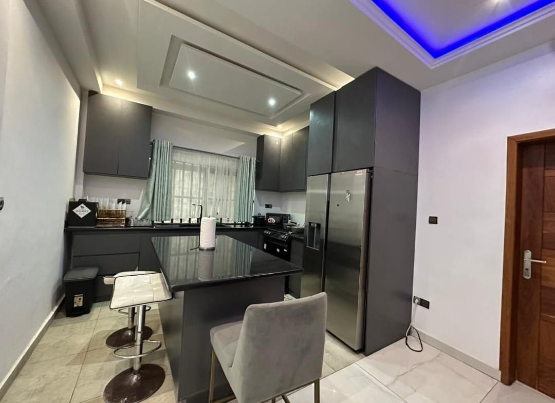 Bel Appartement meublé 3 chambres à louer à Fidjrossè plage - BENIN-IMMO