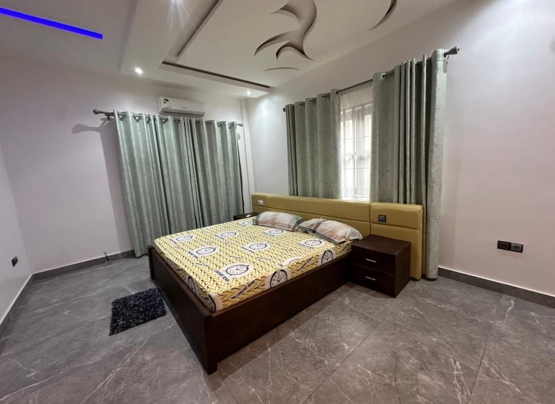 Bel Appartement meublé 3 chambres à louer à Fidjrossè plage - BENIN-IMMO