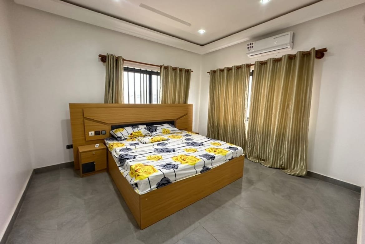 Bel Appartement meublé 3 chambres à louer à Fidjrossè plage - BENIN-IMMO