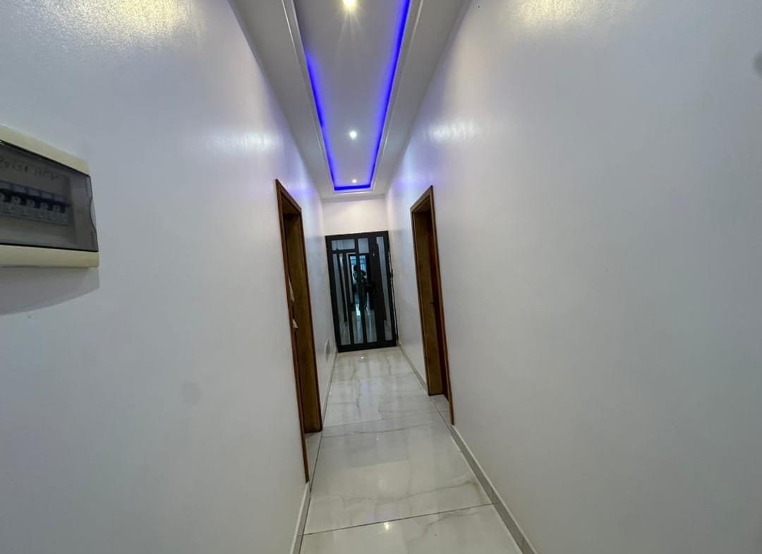 Bel Appartement meublé 3 chambres à louer à Fidjrossè plage - BENIN-IMMO