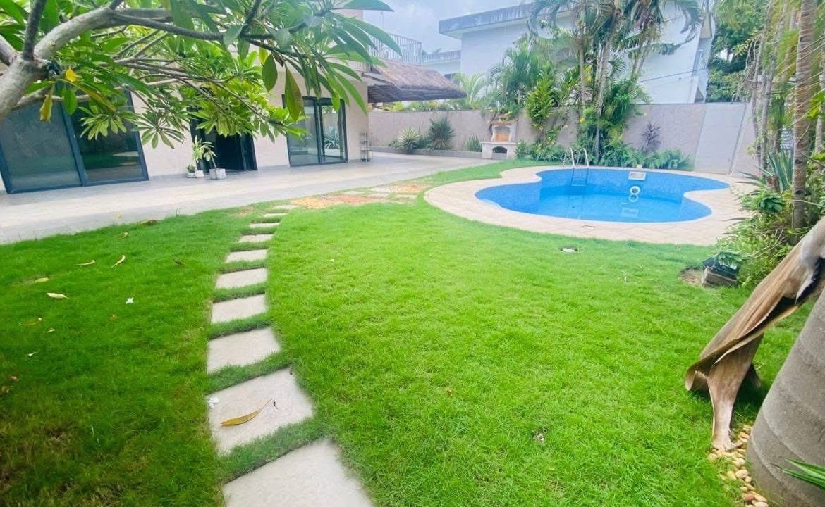 Belle villa avec piscine à vendre – Cotonou, Haie Vive Cocotiers