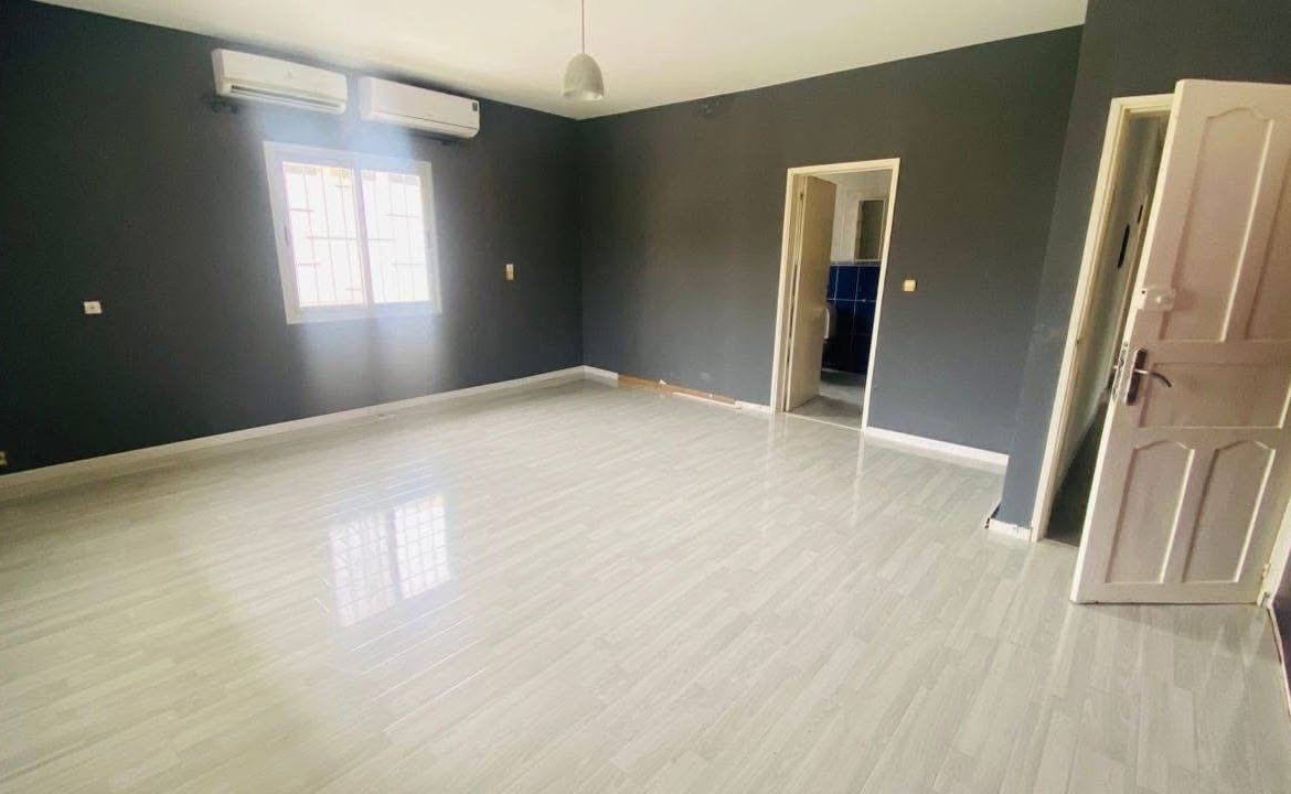 Belle villa avec piscine à vendre – Cotonou, Haie Vive Cocotiers - BENIN-IMMO