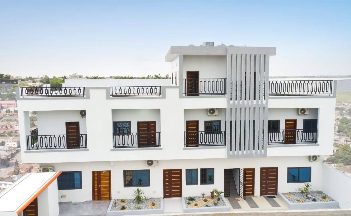 Immeuble locatif R+2 meublé à vendre à Fidjrossè
