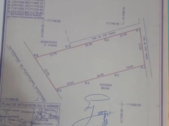 Terrain de 1 412 m² à vendre à Hevié au bord du goudron_2