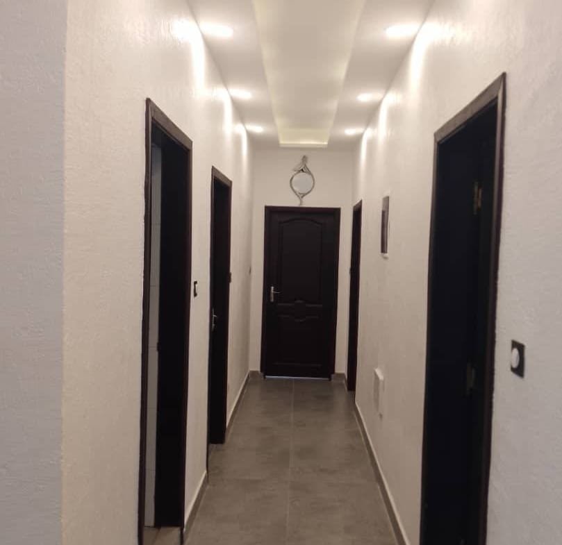 Villa 6 Chambres à louer Haie Vive - BENIN-IMMO