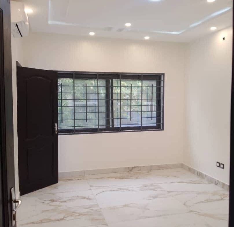 Villa 6 Chambres à louer Haie Vive - BENIN-IMMO