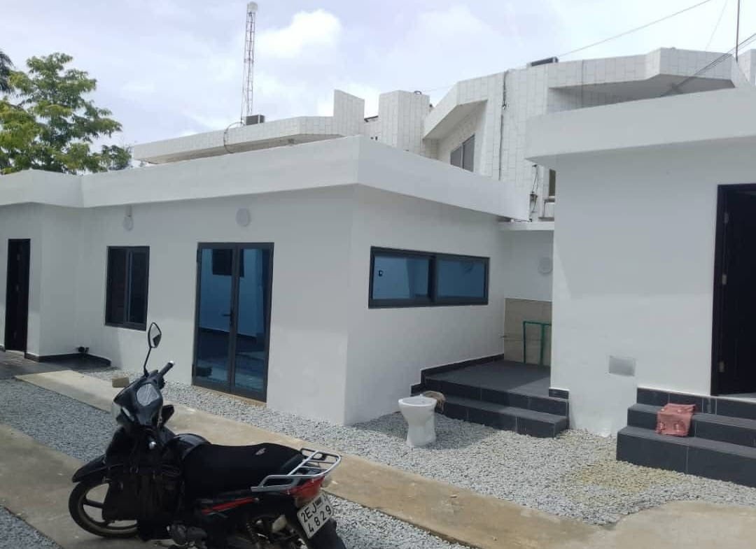 Villa 6 Chambres à louer Haie Vive - BENIN-IMMO